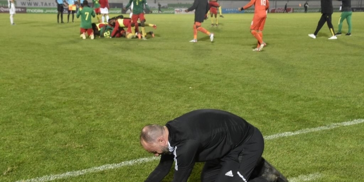 Djamel Belmadi aurait croisé l&rsquo;arbitre Gassama à l&rsquo;aéroport d&rsquo;Alger. La suite ?