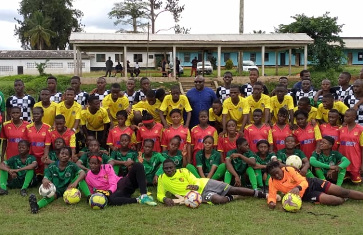 Anafoot : 60 talents en herbe moulés à Akono