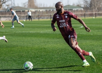 Ligue 1 : Lamkel Ze décisif, Metz garde espoir
