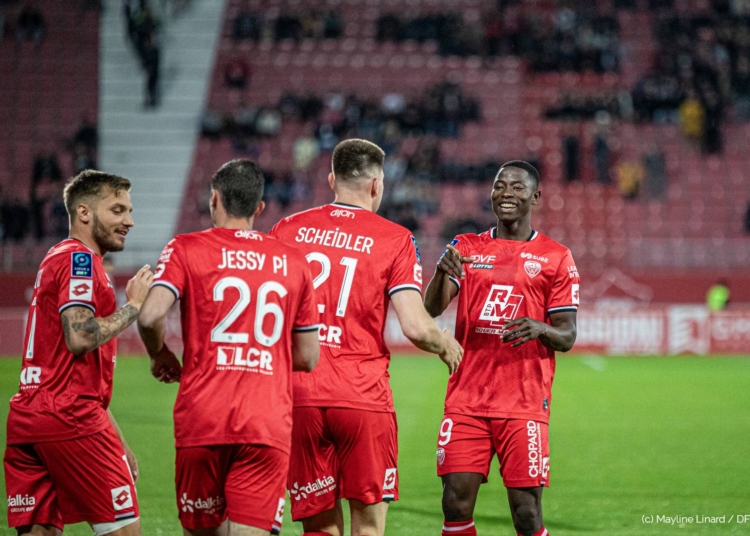 Ahmad Ngouyamsa : de latéral à milieu de terrain offensif