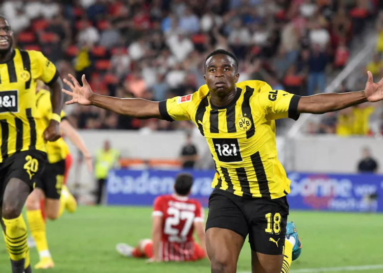 Allemagne Youssoufa Moukoko ouvre son compteur de but