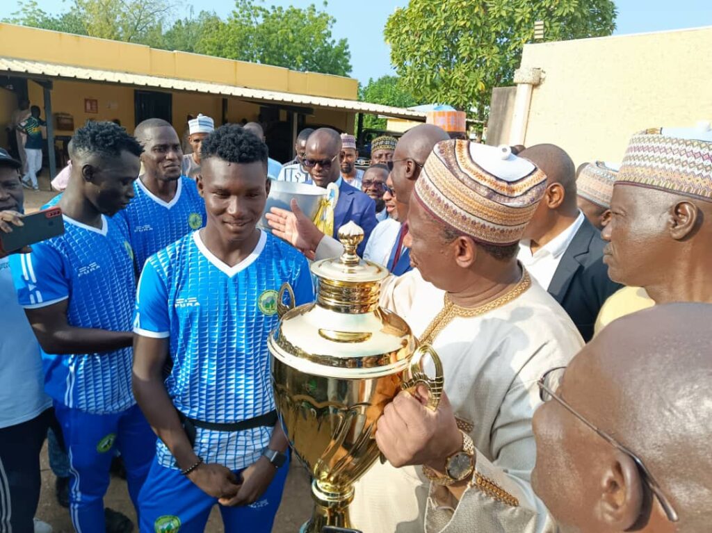 Avant le Trophée des Champions, Coton Sport a communié avec Garoua