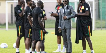 Arrêt sur image: Rigobert Song et son staff et assimilés