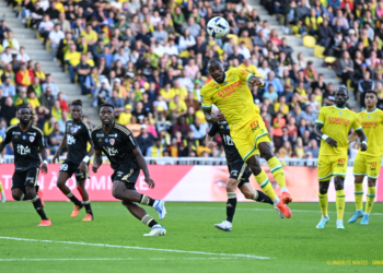Castelletto et Ganago contre Gonzalez lors de Nantes - Ajaccio