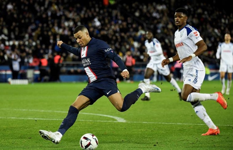 Ligue 1 : Nyamsi offre un cadeau à Kylian Mbappé