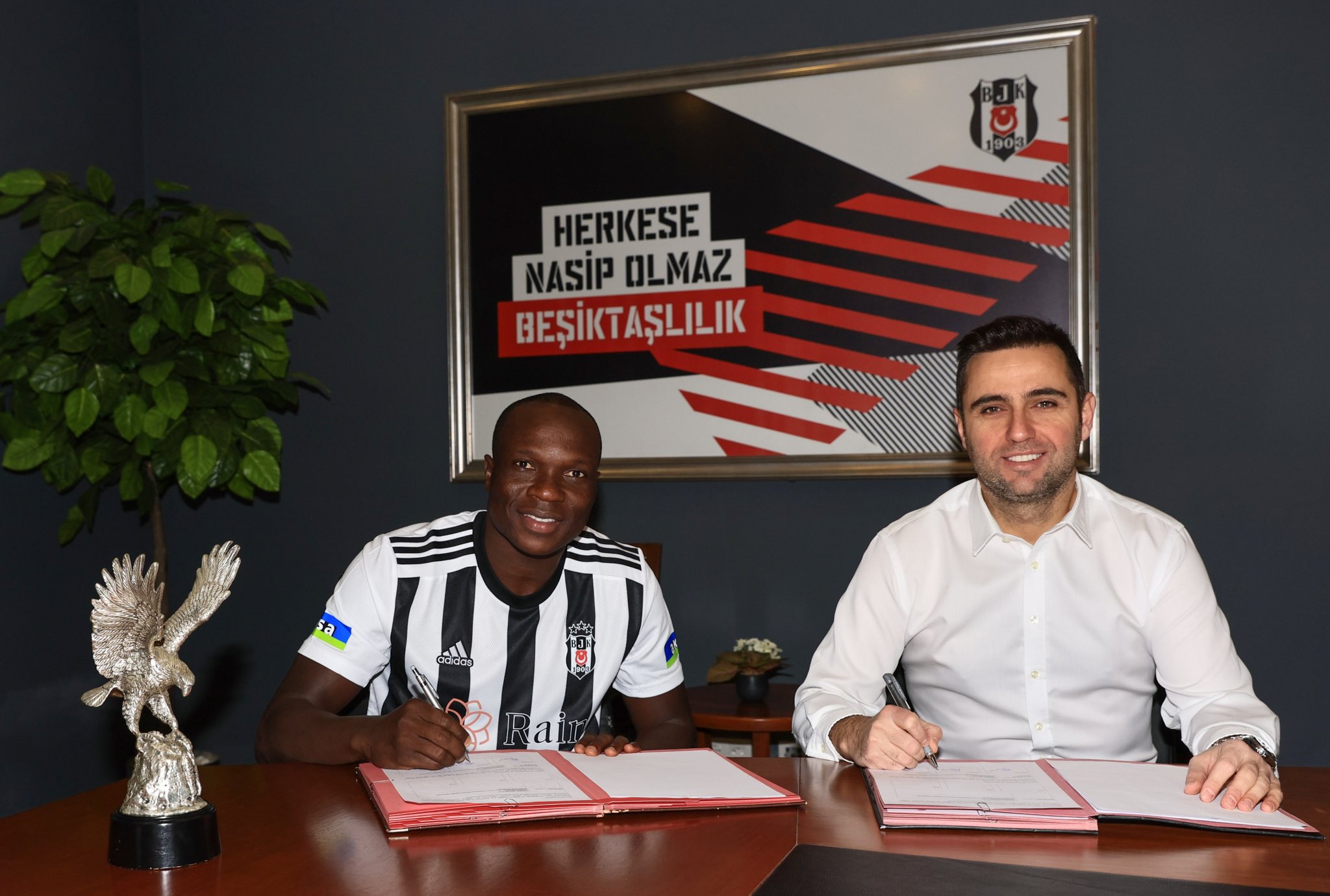 Mercato : Vincent Aboubakar à Besiktas (officiel)