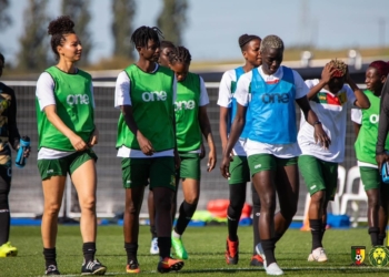 Barrages Mondial (F) : les Lionnes à l’entraînement avec Samuel Eto’o