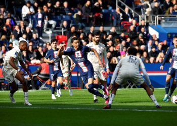 Ekitike accusé d'avoir la grosse tête