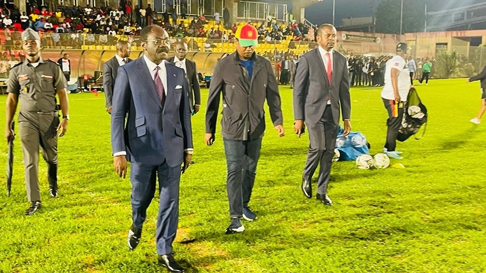 Le ministre aux Lions Mouelle Kombi a la joie au coeur