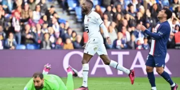 Ligue 1 : un Toko Ekambi XXL punit Mbappé et Paris