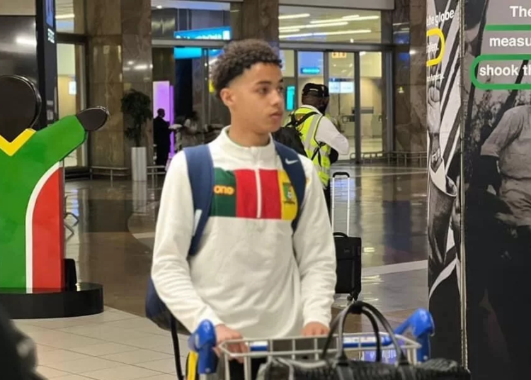 Lions indomptables : Elliott Njongoue raconte sa première