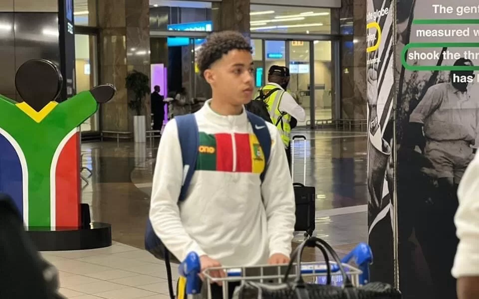 Lions indomptables : Elliott Njongoue raconte sa première 