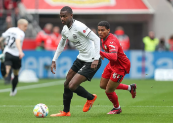 Bundesliga : Ndicka tranchant, Francfort brise la malédiction