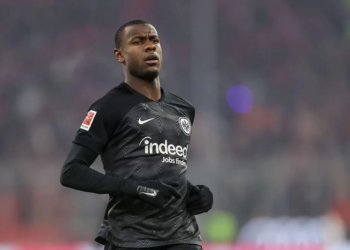 Evan Ndicka choisit la Côte d&rsquo;Ivoire