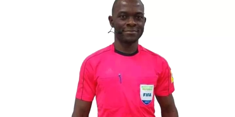 Fecafoot : Elvis Noupoue, arbitre FIFA, suspendu pour bon jugement