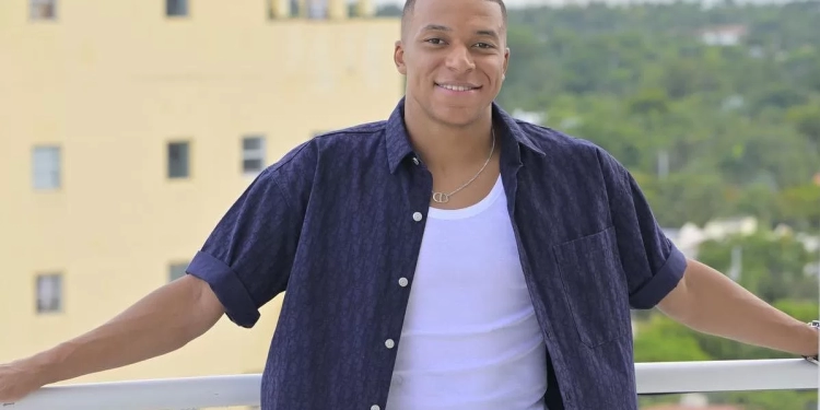 Kylian Mbappé arrive pour la première fois au Cameroun
