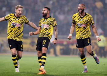 UEFA LDC : Harold Moukoudi et AEK Athènes dos au mur