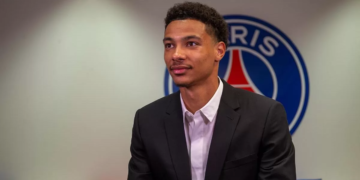 Hugo Ekitike va t-il regretter sa décision?