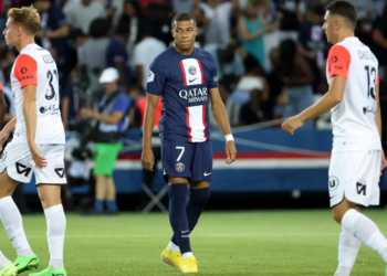 Mbappe et le PSG se baladent face à Montpellier de Tchato