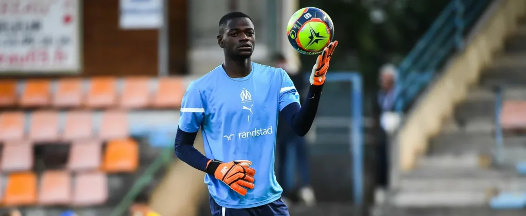 Ligue 1 : Simon Ngapandouetnbu titulaire face à Lille ?