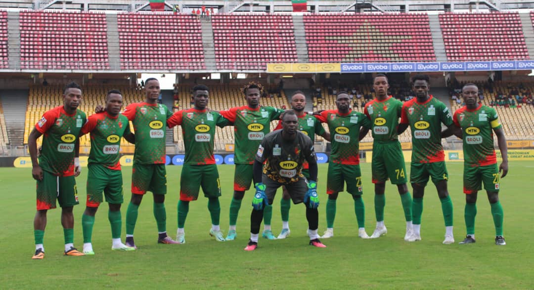 Elite One : Aigle vole bas face à Canon