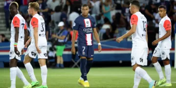 Mbappe et le PSG se baladent face à Montpellier de Tchato