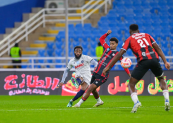 Gonzalez contre Nkoudou lors du match Al-Raed - Damac