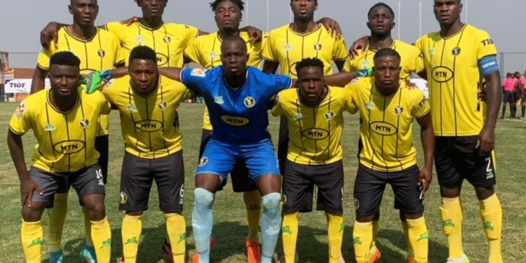 Aigle de la Menoua, Fauve Azur, Play-offs down, finale, Cenajes