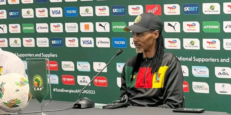 Rigobert Song en conf presse de la CAN 2023 à Bouaké