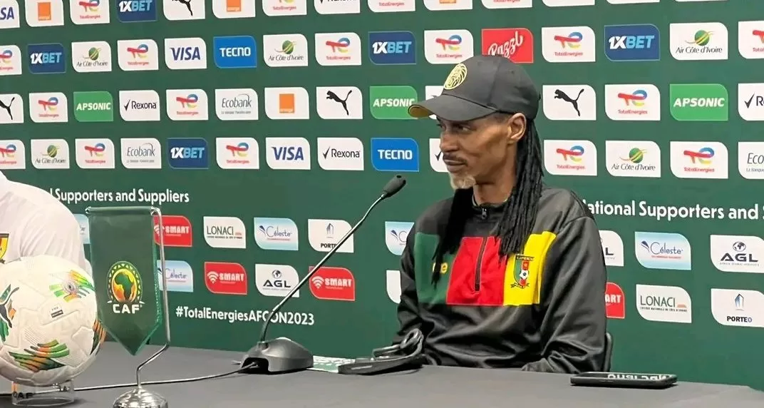 Rigobert Song en conf presse de la CAN 2023 à Bouaké