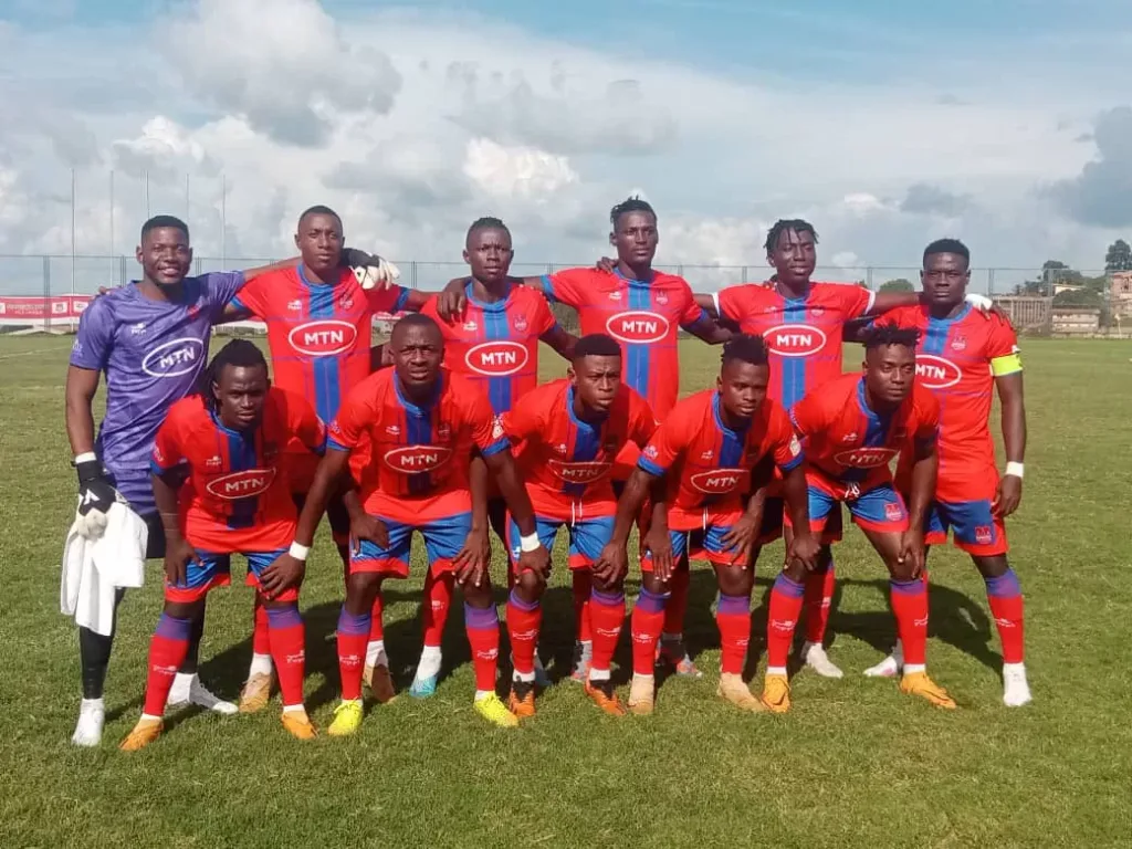 Bamboutos Fc, des supporters, Canon de Yaoundé, Fauve Azur, Ernest Agbor