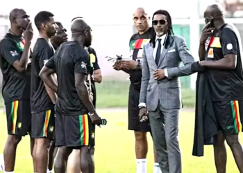 Rigobert Song et son staff