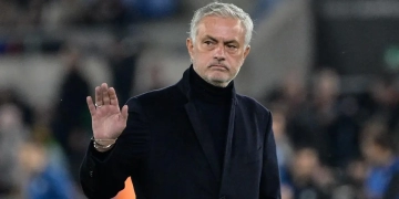 José Mourinho prêt à remplacer Rigobert Song