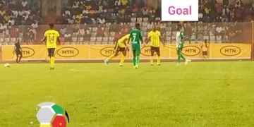 Play Down : Union déplume Aigle Royal