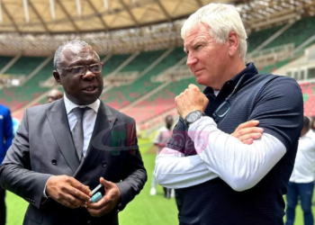 Marc Brys en visite au stade Olembe