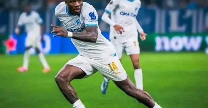 OM : Daniel Riolo tacle encore Faris Moumbagna