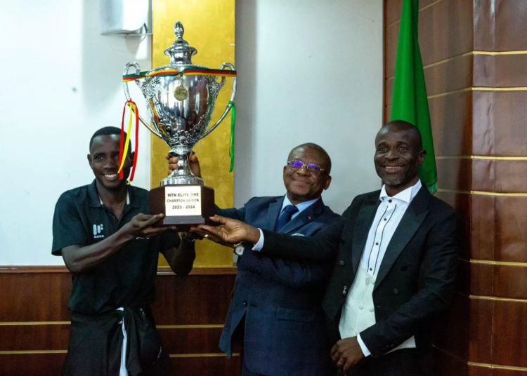 Joseph Dion Ngute offre 10 millions de FCFA à Victoria United