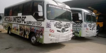 Victoria United, Dynamo de Douala