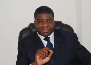 Cyrille Tollo accuse Samuel Eto’o de vouloir détruire le football camerounais