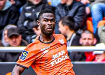 Darlin Yongwa, Lorient, Ligue 1