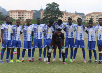 relégués, Apejes de Mfou, Avion