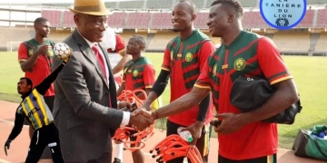 Joseph Antoine Bell a rendu visite aux Lions indomptables