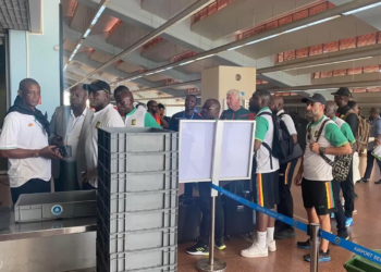 Les deux staffs retardent le départ des Lions pour l’Angola