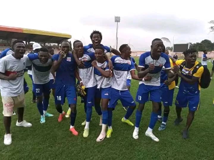 Mintack Fc, Centre, Interpoules