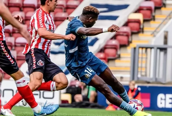 Amical : Faris Moumbagna marque enfin