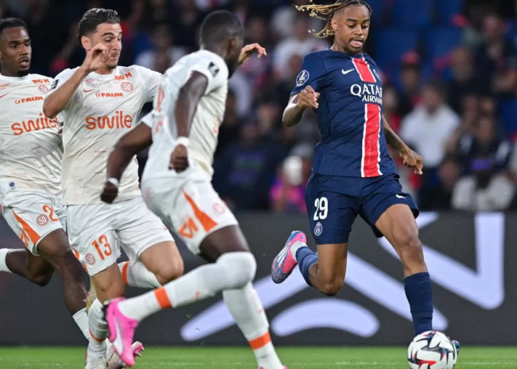 Ligue 1 : soirée cauchemardesque pour Enzo Tchato face au PSG