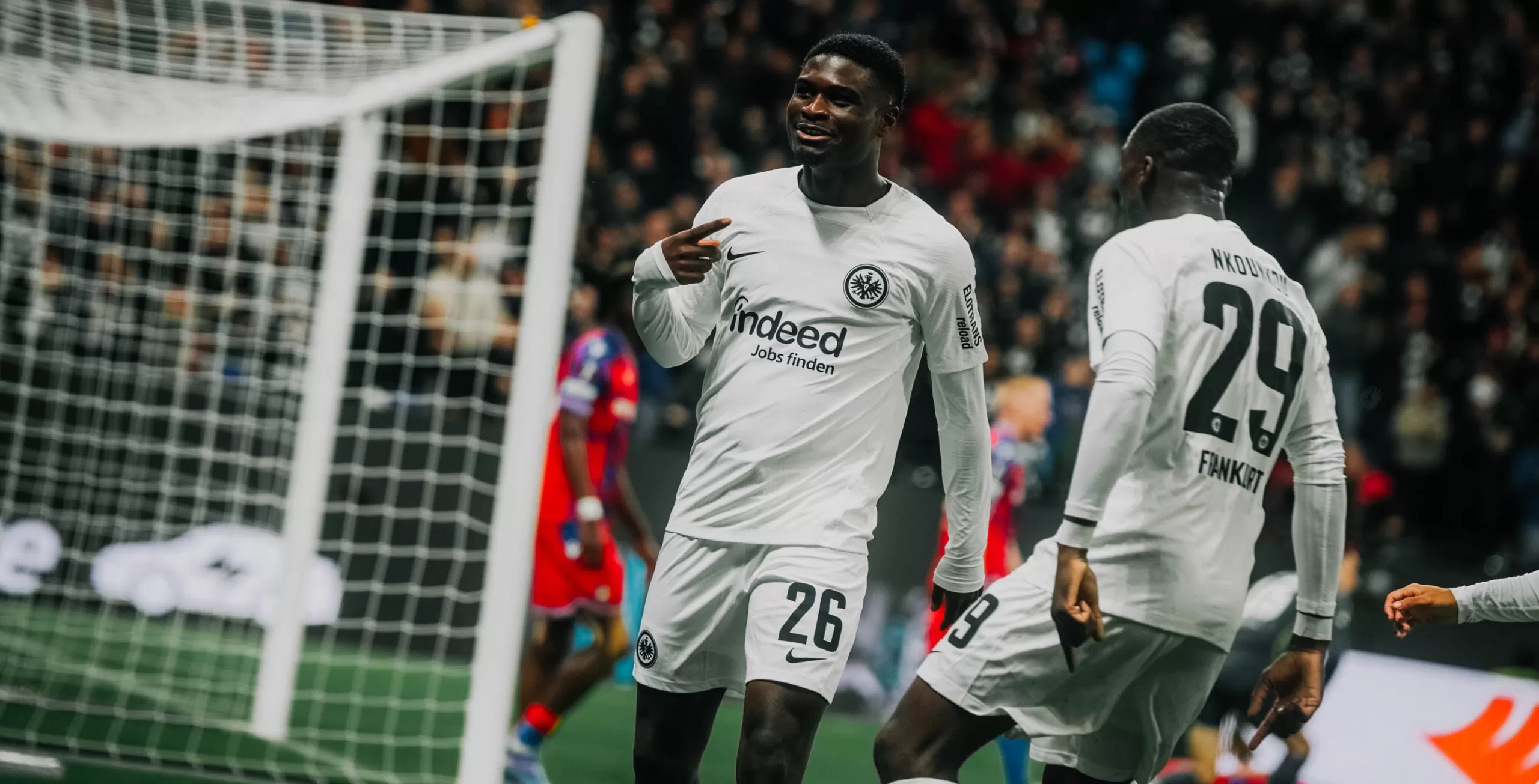 Ebimbe buteur, Ekitiké marque son premier but européen pour Entracht