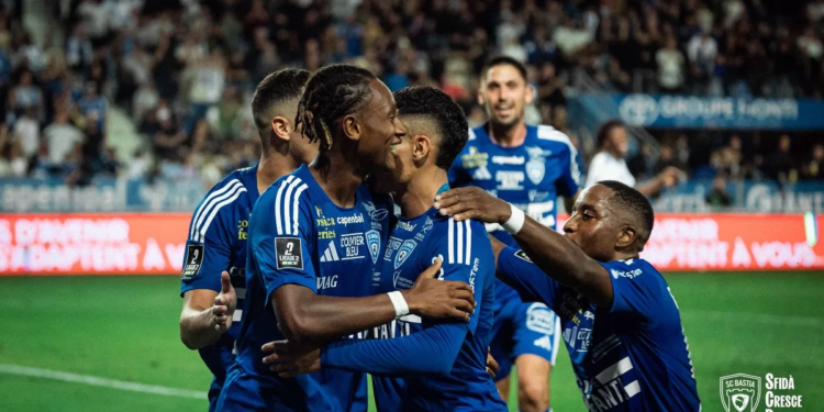 Loïc Etoga et Bastia s'imposent contre Paris et sont leaders