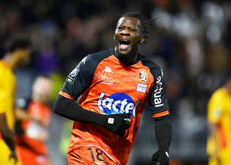 Malik Tchokounté, Laval, Ligue 2