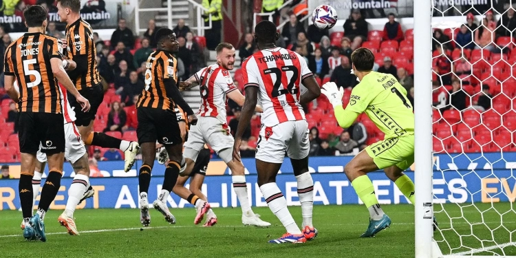 Stoke City et Tchamadeu, nouveau coach, même résultat
